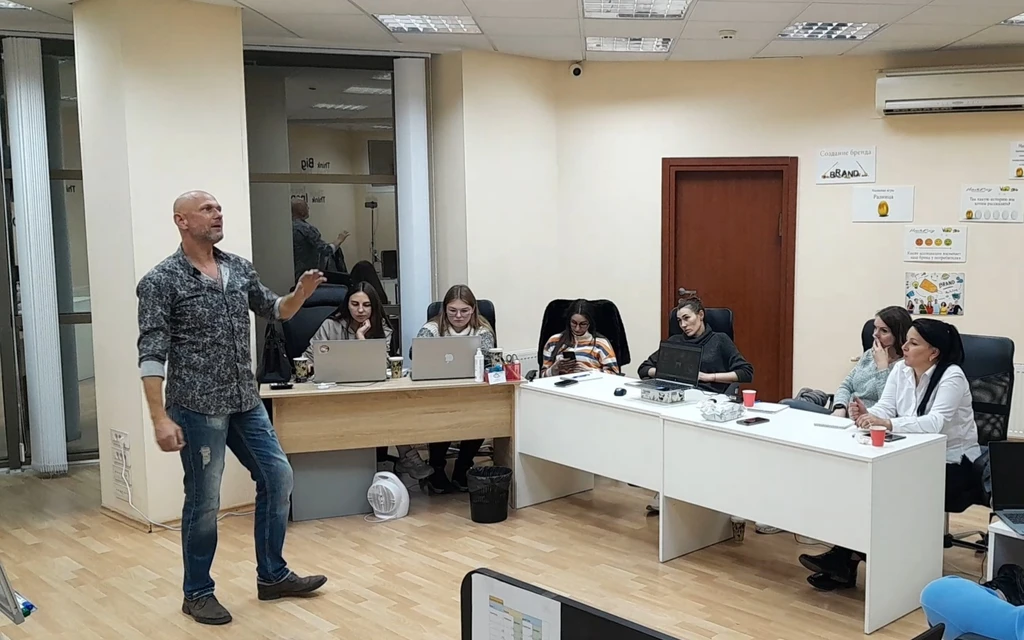 Покупатель – это три личности в одном теле!